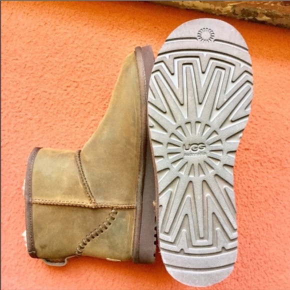 Uggs Loden Green NWOT Size 7 - Picture 5 of 16